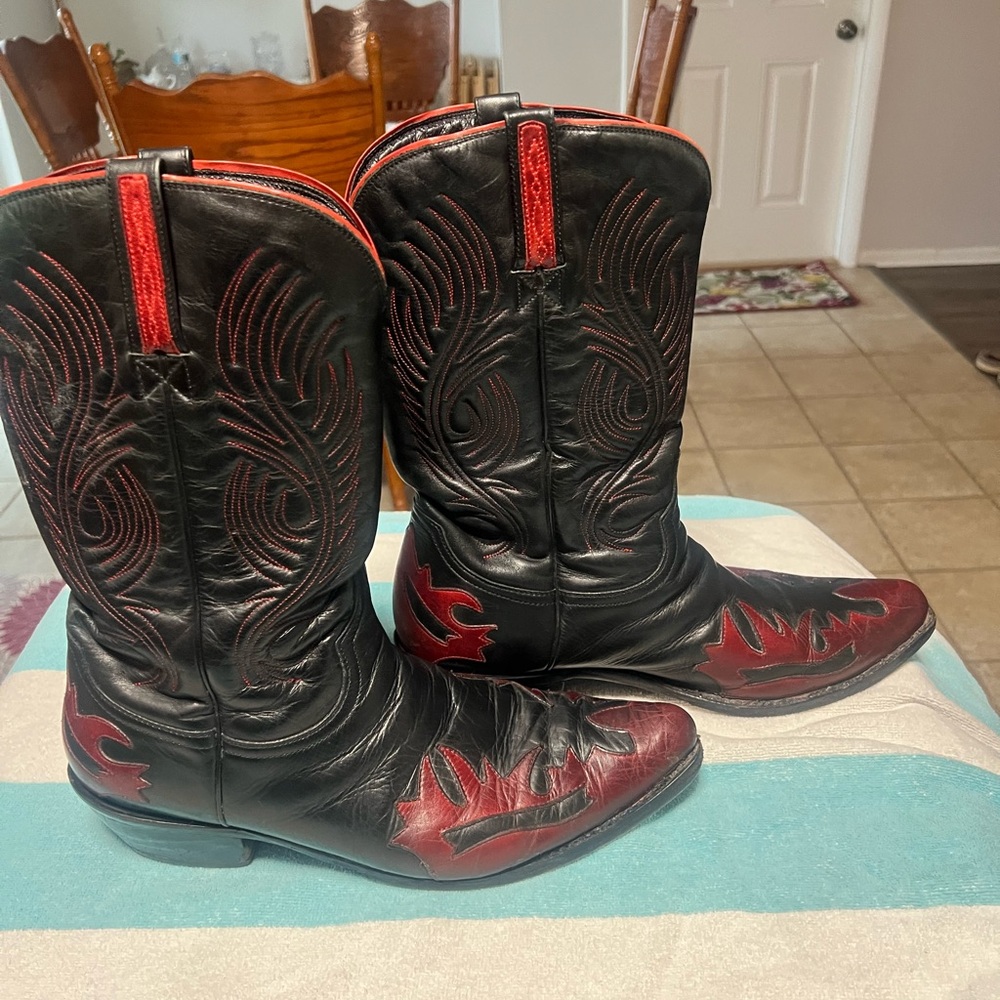 Black and Red Cowboy Boots - Picture 5 of 7